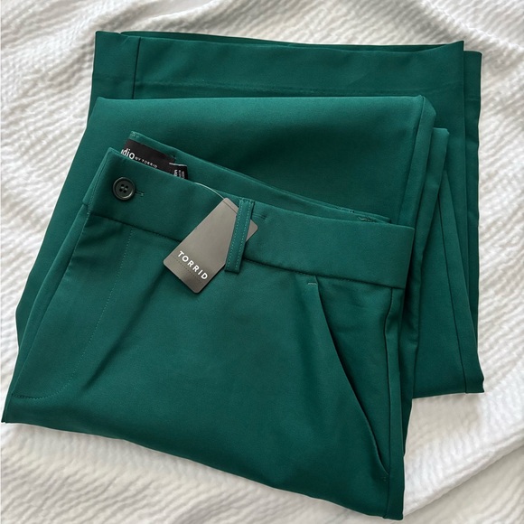 Torrid Wide Leg Studio Refined Crepe Forest Green High Rise Pant - Picture 1 of 9